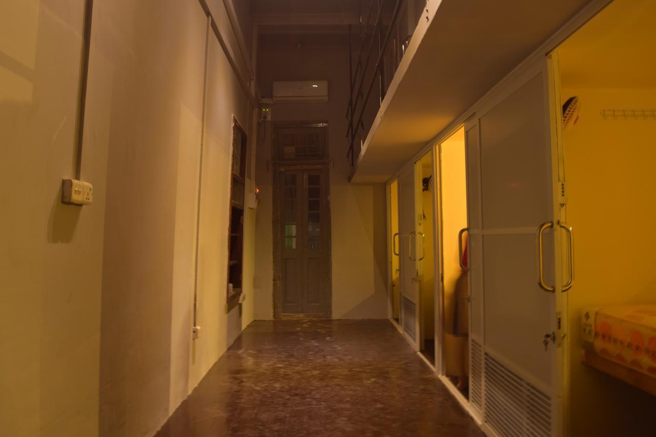 21 Hostel Yangon Esterno foto